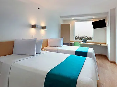 One Guadalajara Expo Hotel